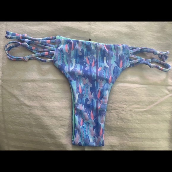 Atlantis Knotted Bottom Moana Bikini - Picture 1 of 2